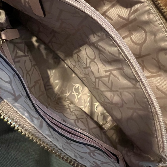 Calvin Klein Shoulder/Cross body bag - Picture 2 of 2